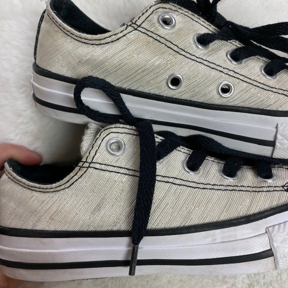 Girl's Converse Chuck Taylor All‎ Stars Silver Metallic Sneakers, size 13 Youth - Picture 9 of 15